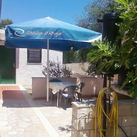 Apartments By The Sea Splitska, Brac - 2923