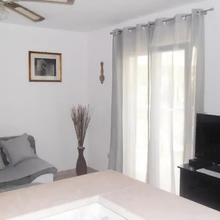 Apartments By The Sea Splitska, Brac - 2923