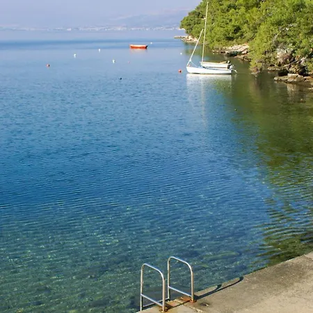 Апартаменты Apartments By The Sea Splitska, Brac - 2923 Постира